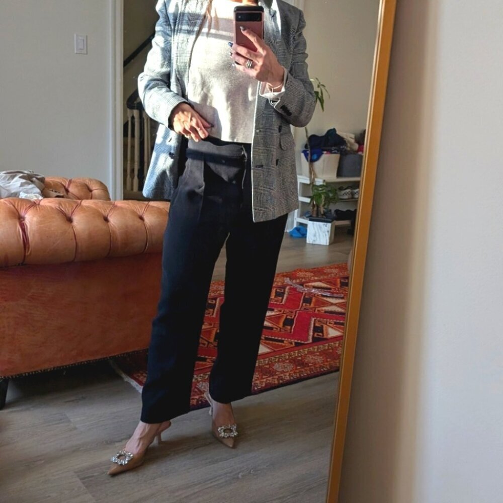 Aritzia Wilfred high rise black trouser pant size 6